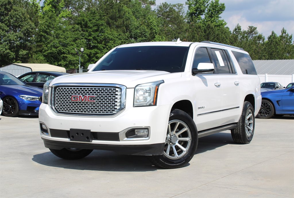 2017 GMC Yukon XL 1500 Denali photo