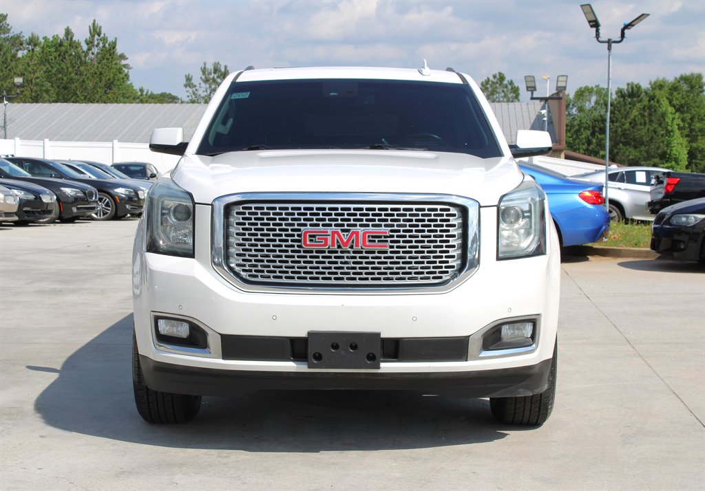 2017 GMC Yukon XL 1500 Denali photo