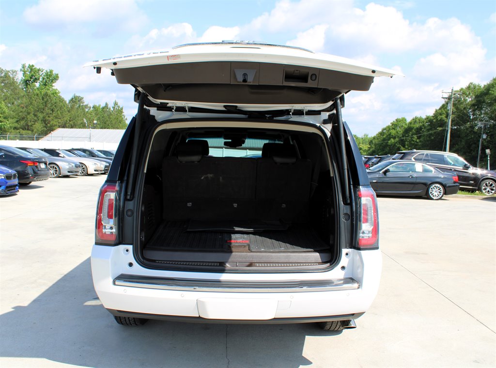 2017 GMC Yukon XL 1500 Denali photo