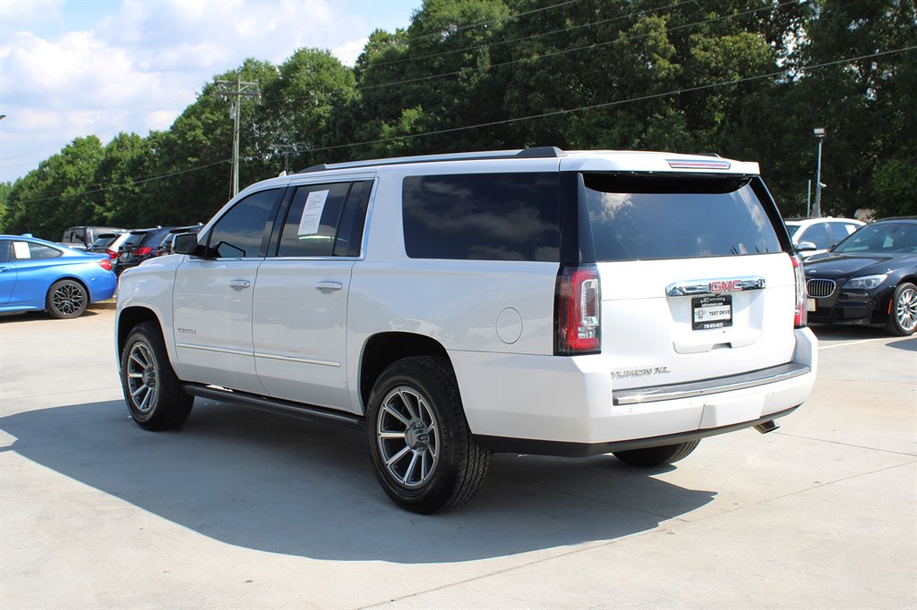 2017 GMC Yukon XL 1500 Denali photo