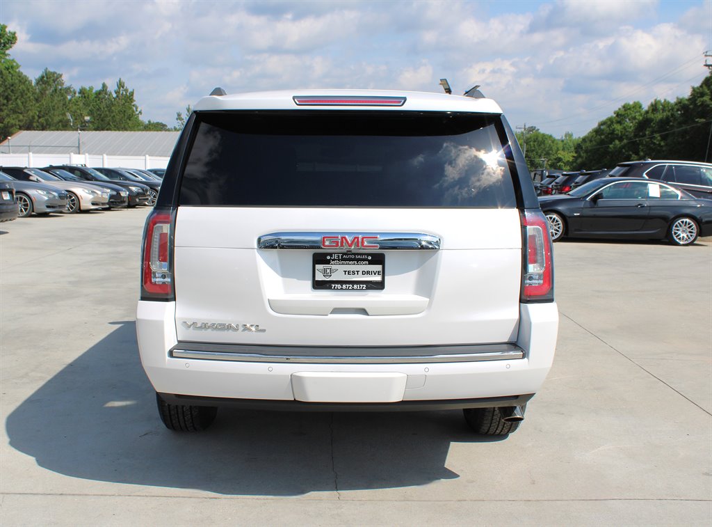 2017 GMC Yukon XL 1500 Denali photo