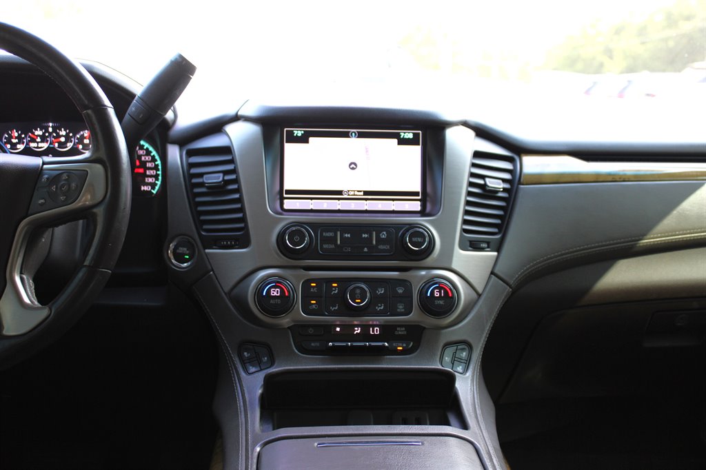 2017 GMC Yukon XL 1500 Denali photo