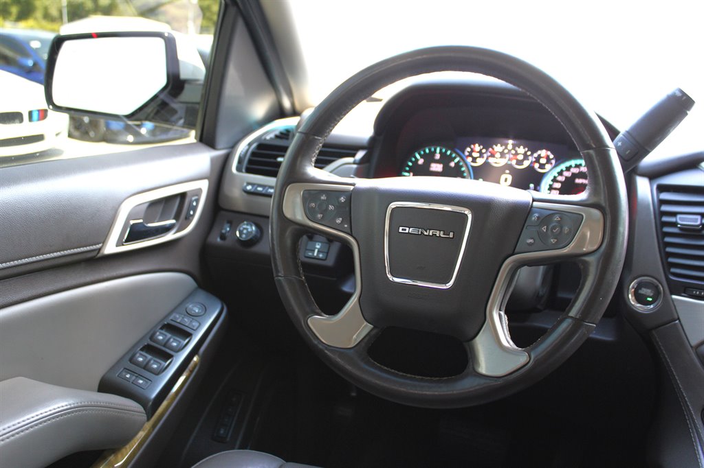 2017 GMC Yukon XL 1500 Denali photo