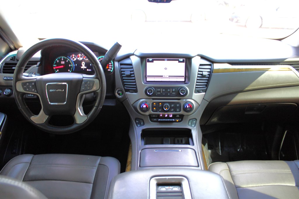 2017 GMC Yukon XL 1500 Denali photo