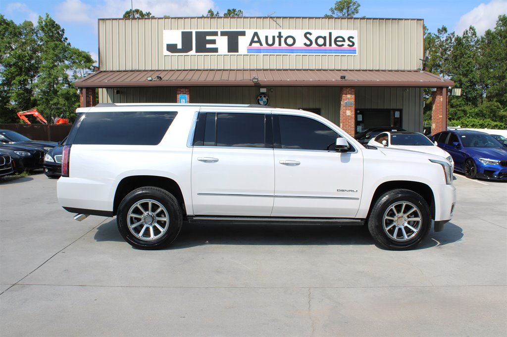 2017 GMC Yukon XL 1500 Denali photo
