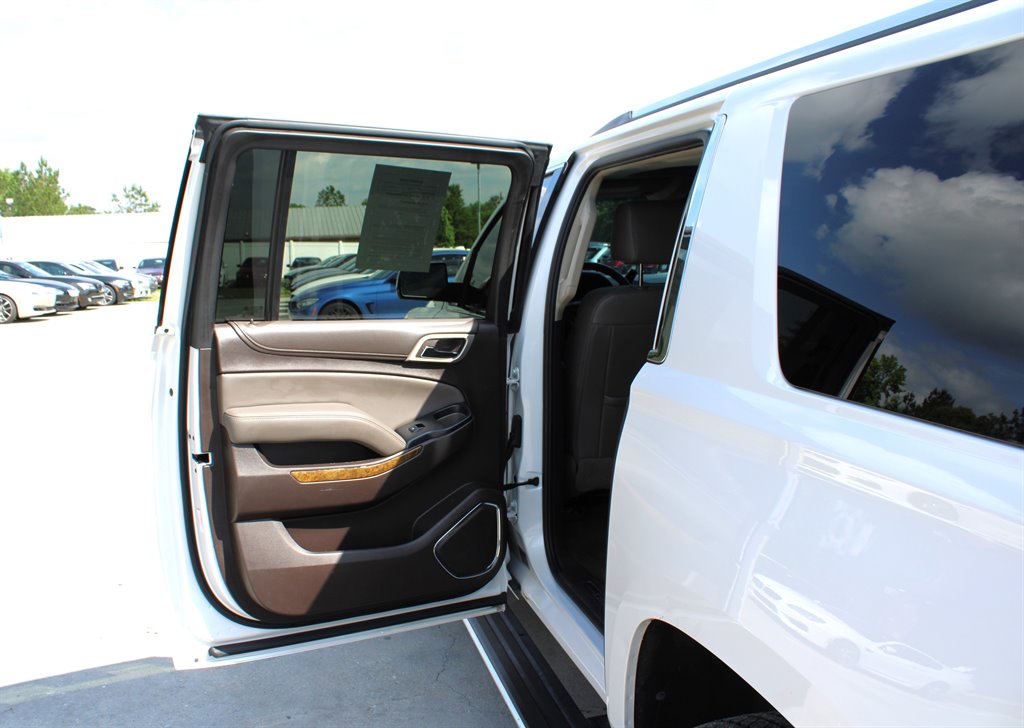 2017 GMC Yukon XL 1500 Denali photo
