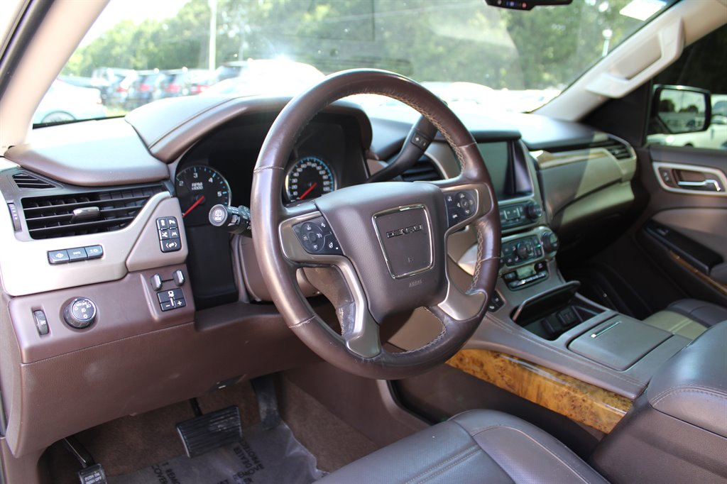 2017 GMC Yukon XL 1500 Denali photo