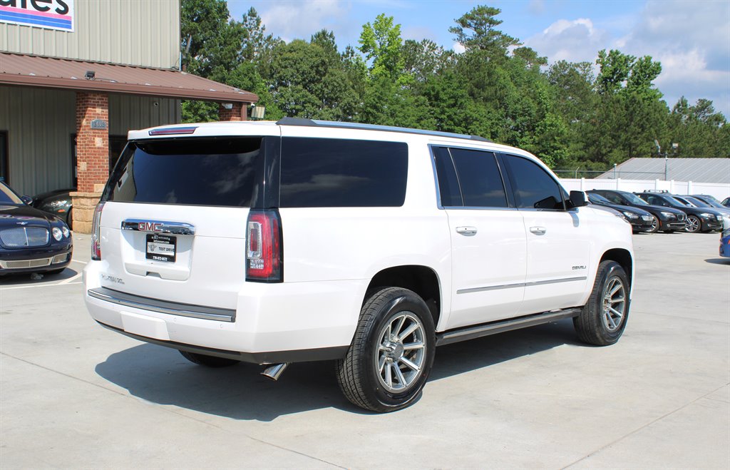 2017 GMC Yukon XL 1500 Denali photo