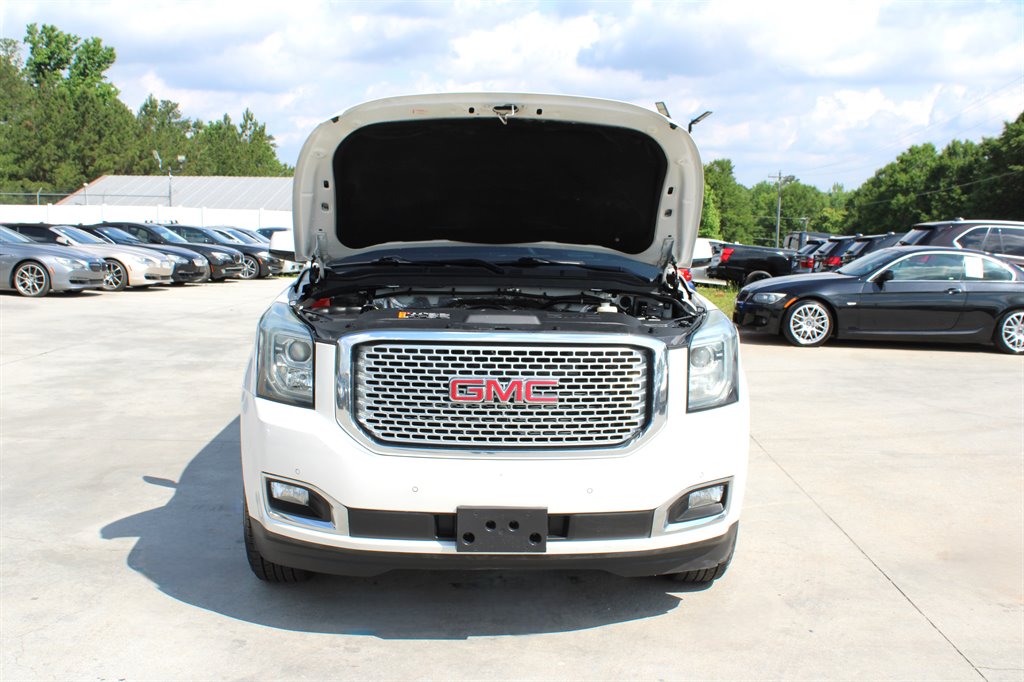 2017 GMC Yukon XL 1500 Denali photo