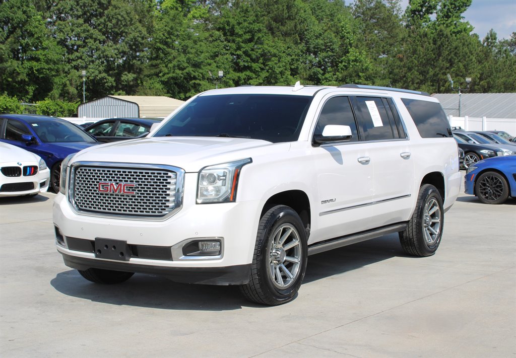 2017 GMC Yukon XL 1500 Denali photo
