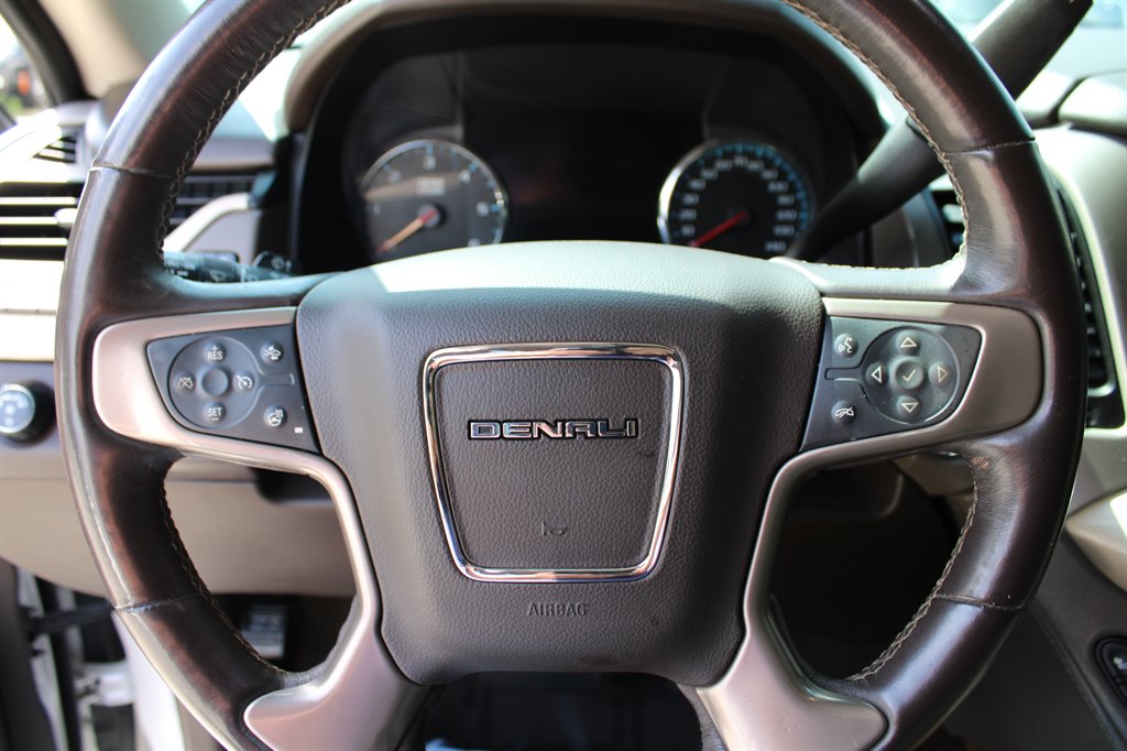 2017 GMC Yukon XL 1500 Denali photo