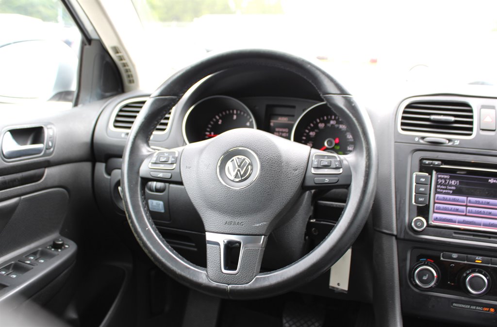 2014 Volkswagen Jetta SportWagen TDI photo