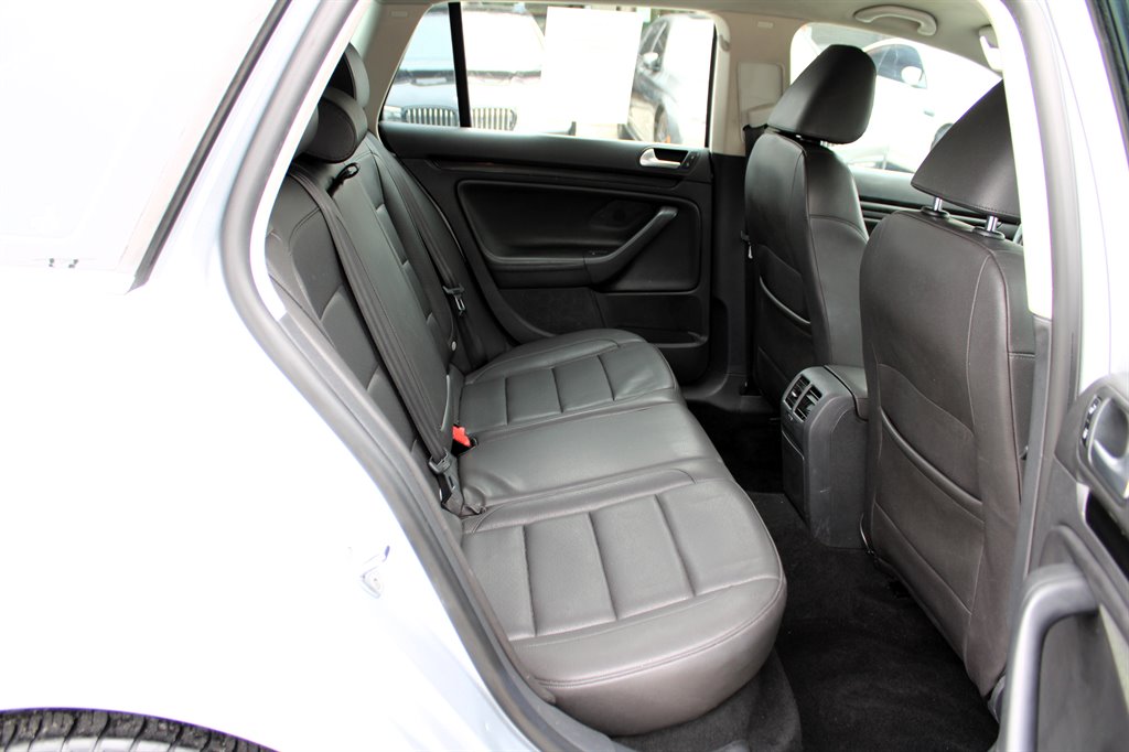 2014 Volkswagen Jetta SportWagen TDI photo