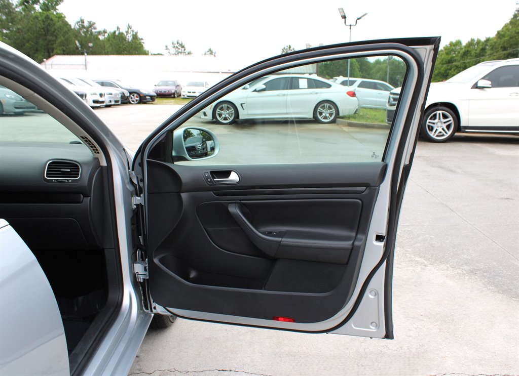 2014 Volkswagen Jetta SportWagen TDI photo