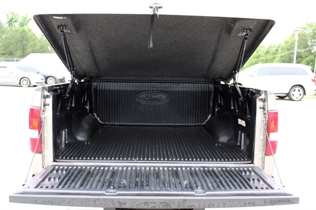 2006 Lincoln Mark LT photo