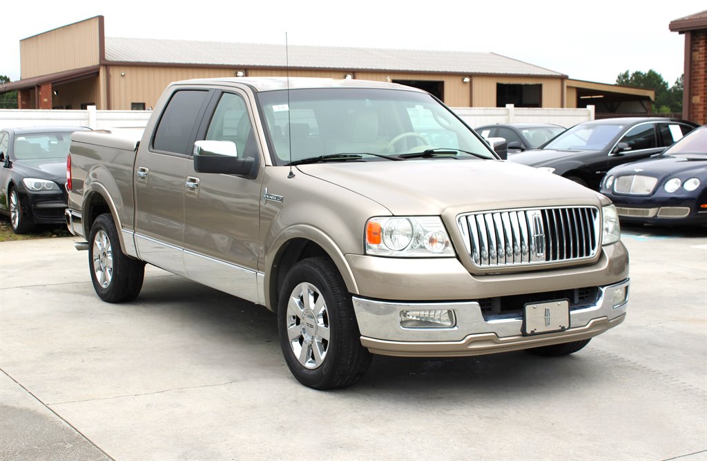 2006 Lincoln Mark LT photo