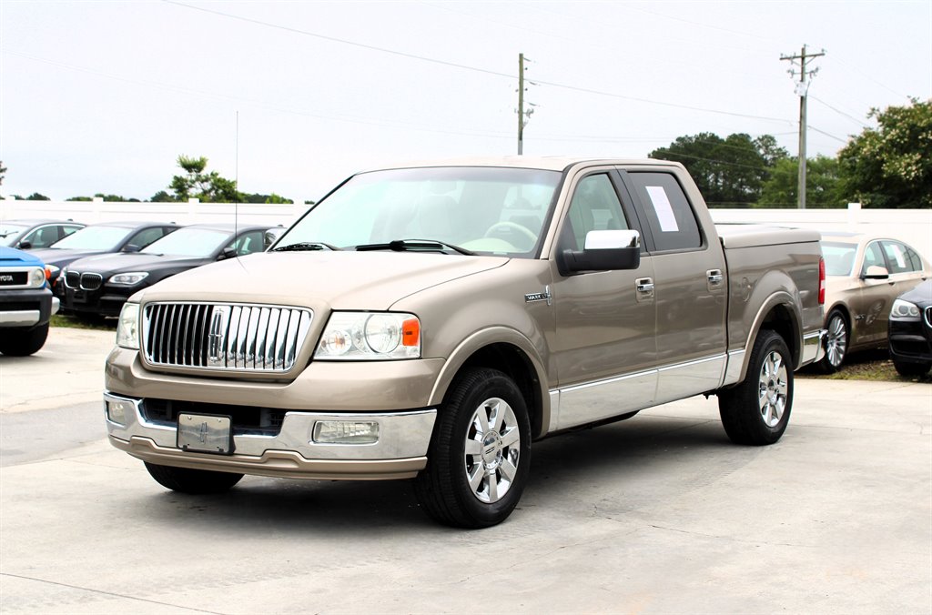 2006 Lincoln Mark LT photo