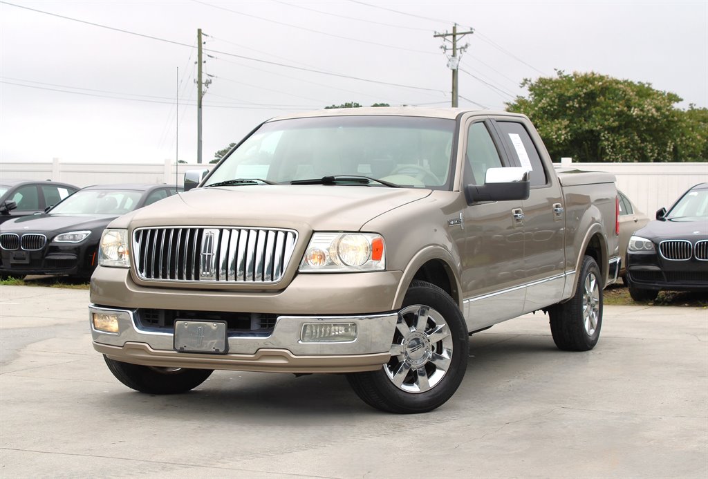 2006 Lincoln Mark LT photo