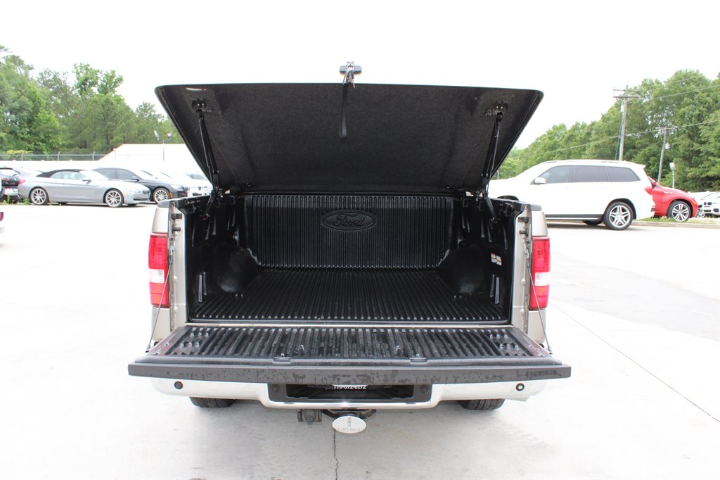 2006 Lincoln Mark LT photo