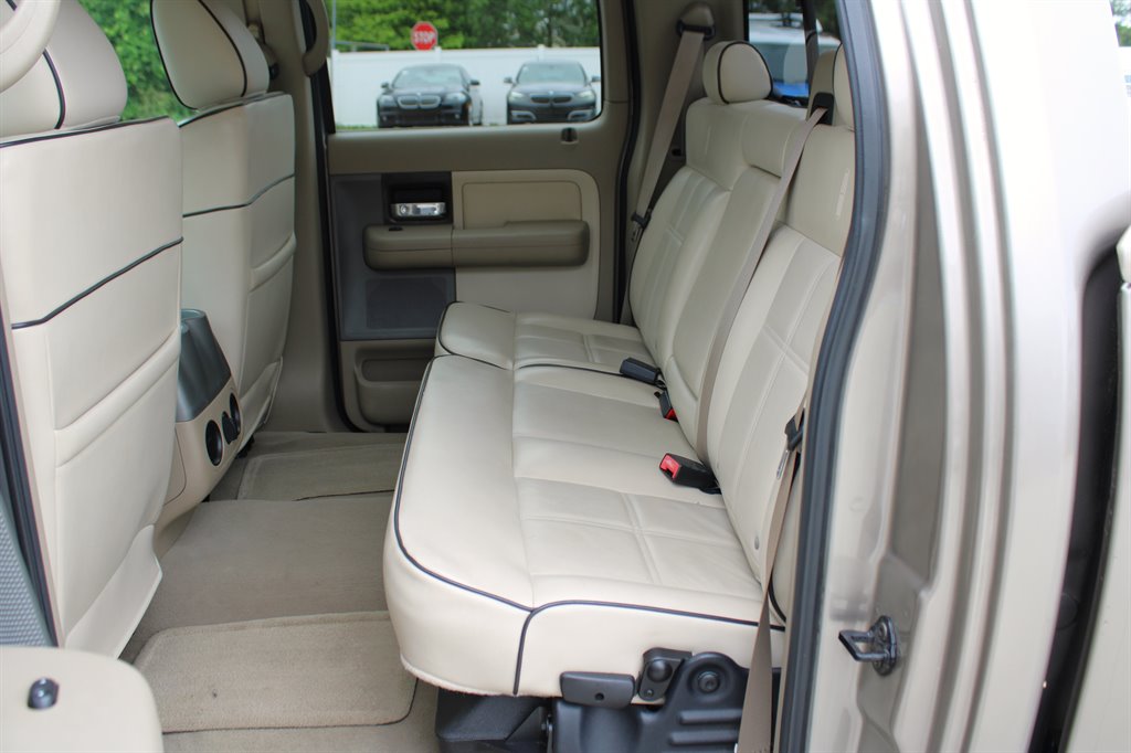 2006 Lincoln Mark LT photo