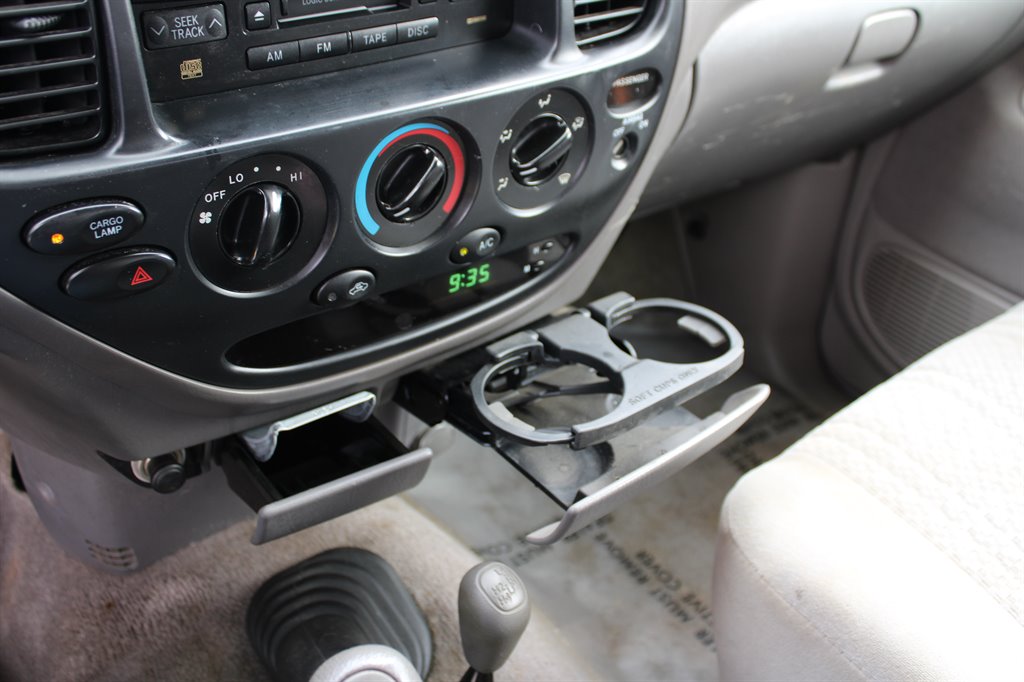 2004 Toyota Tundra SR5 photo