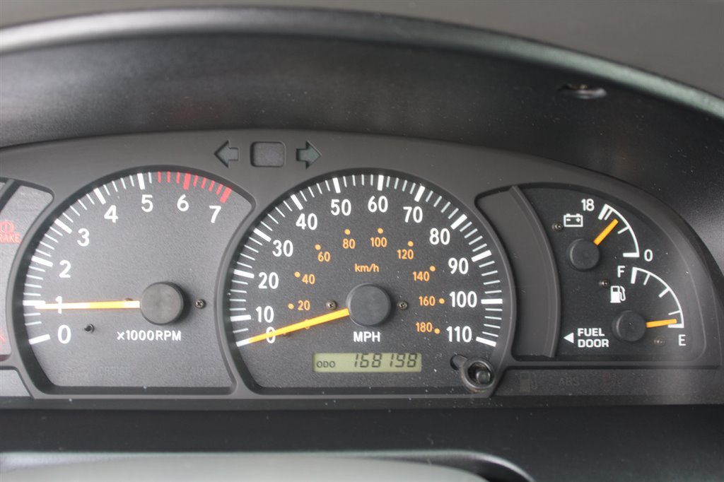 2004 Toyota Tundra SR5 photo