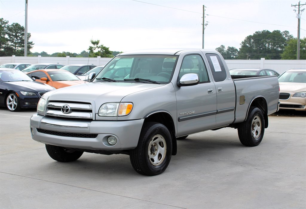 2004 Toyota Tundra SR5 photo