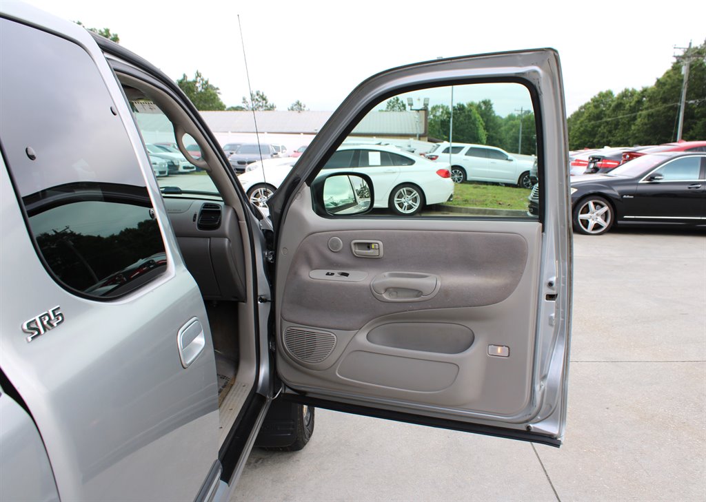 2004 Toyota Tundra SR5 photo