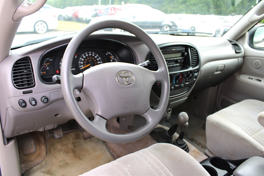 2004 Toyota Tundra SR5 photo