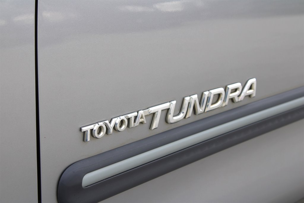 2004 Toyota Tundra SR5 photo