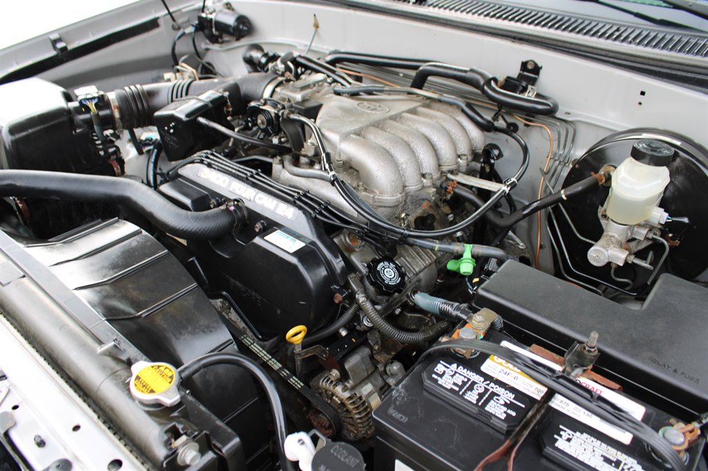 2004 Toyota Tundra SR5 photo