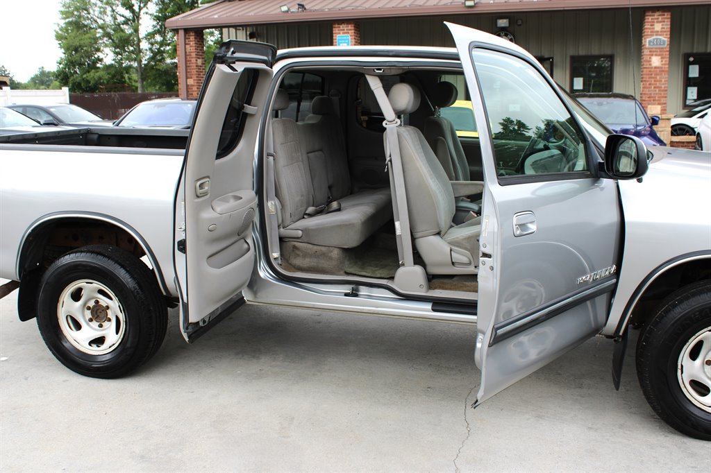 2004 Toyota Tundra SR5 photo