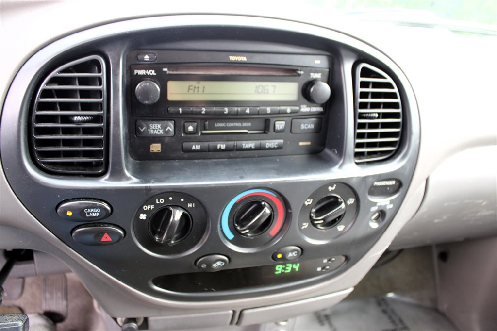 2004 Toyota Tundra SR5 photo