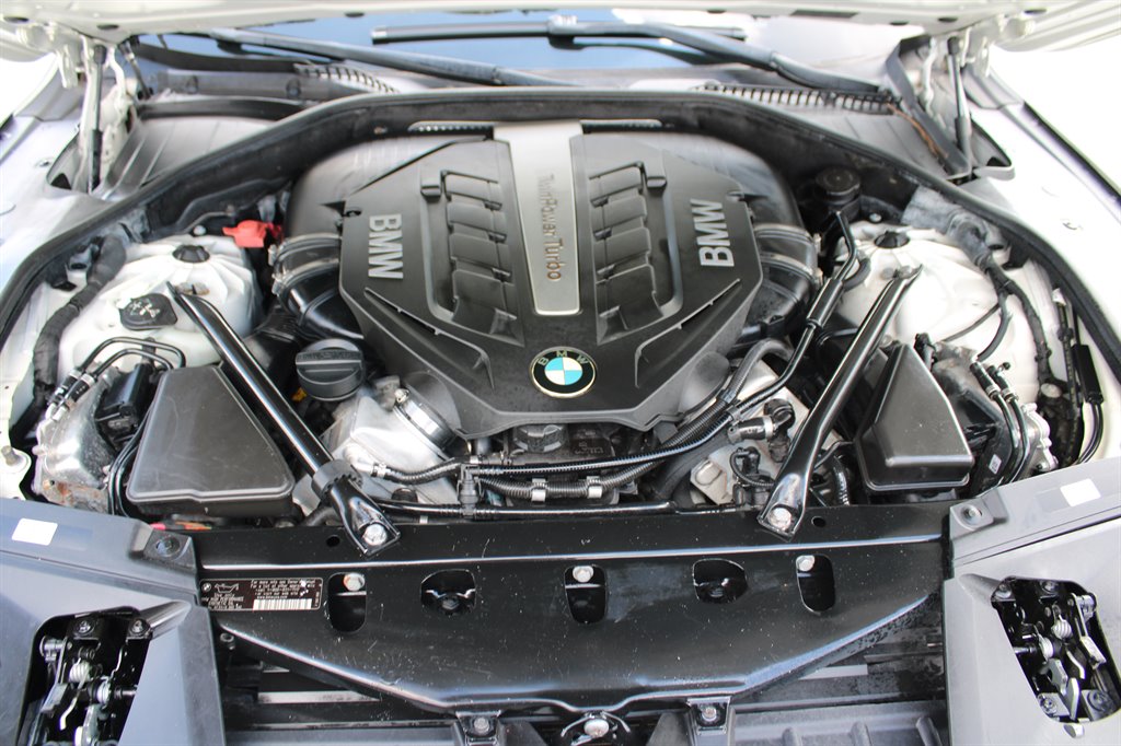 2013 BMW 750Li xDrive - $12,995