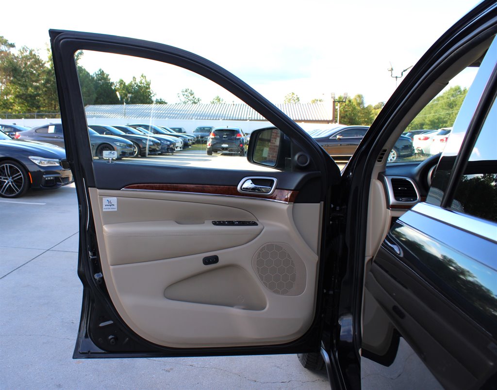 2013 Jeep Cherokee - $9,995