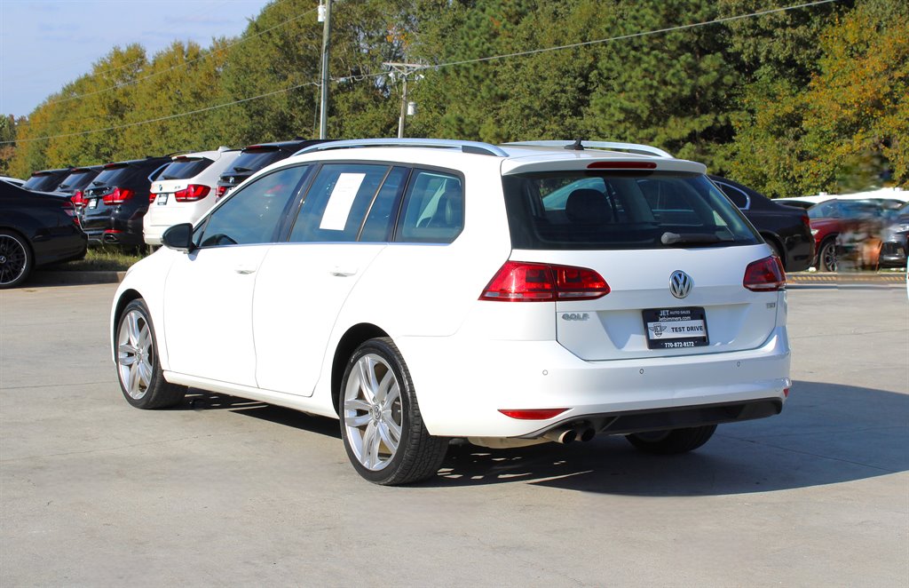 2015 Volkswagen Golf - $10,995