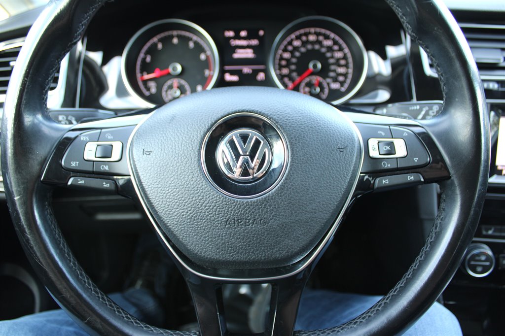 2015 Volkswagen Golf - $10,995