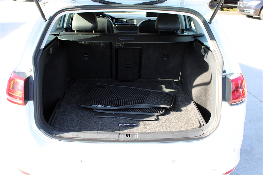2015 Volkswagen Golf - $10,995