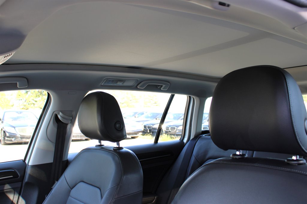 2015 Volkswagen Golf - $10,995