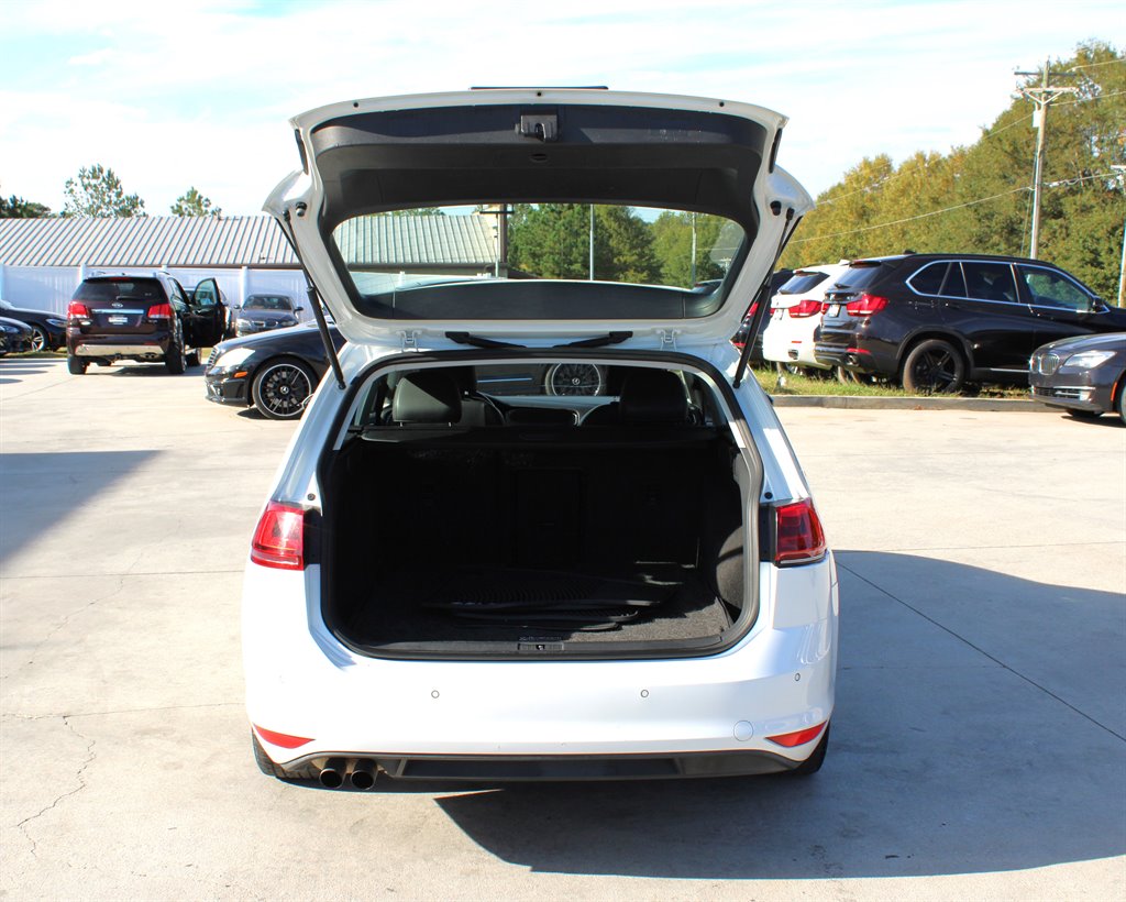 2015 Volkswagen Golf - $10,995
