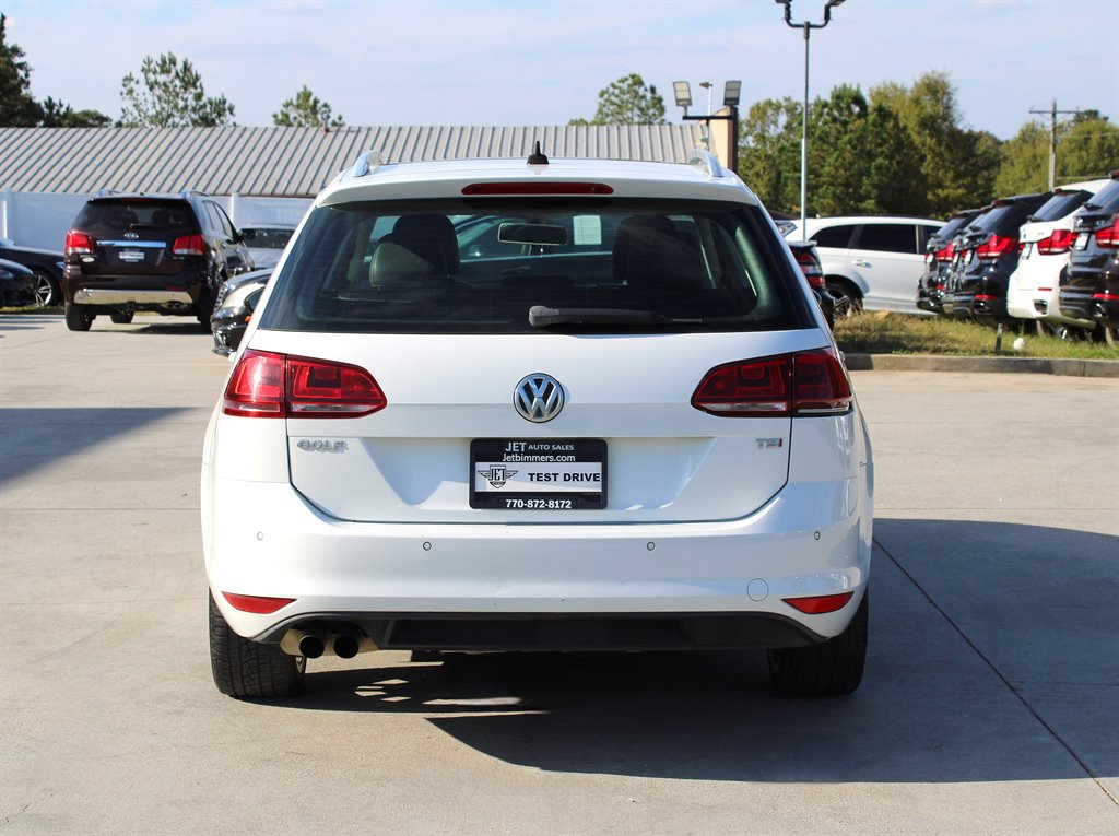 2015 Volkswagen Golf - $10,995