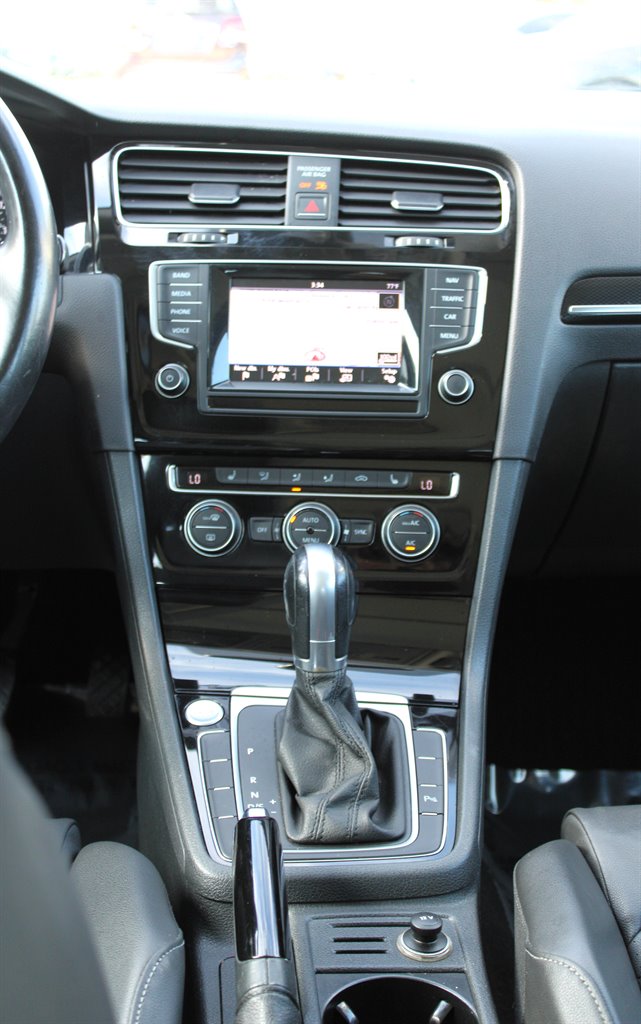 2015 Volkswagen Golf - $10,995