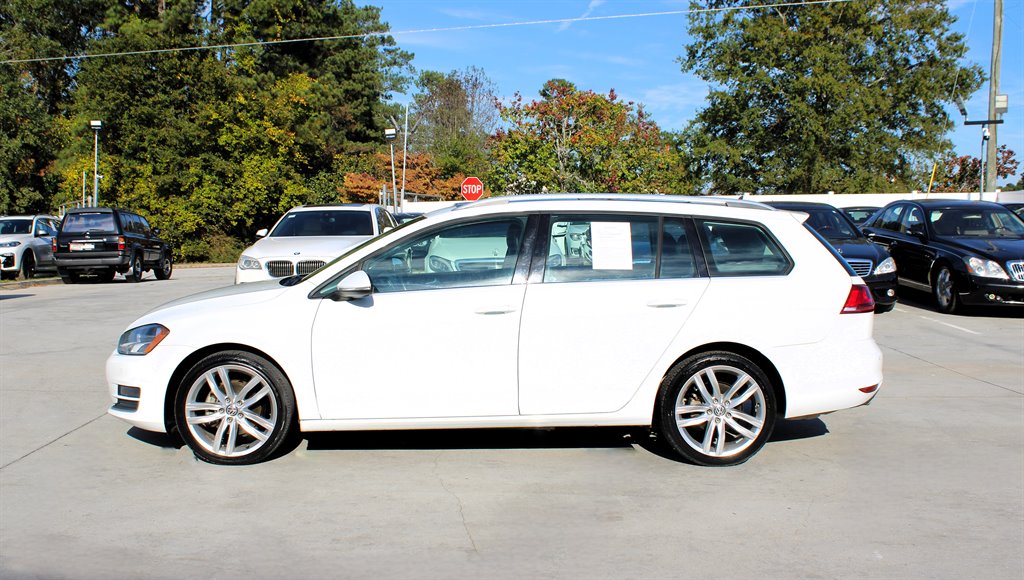 2015 Volkswagen Golf - $10,995