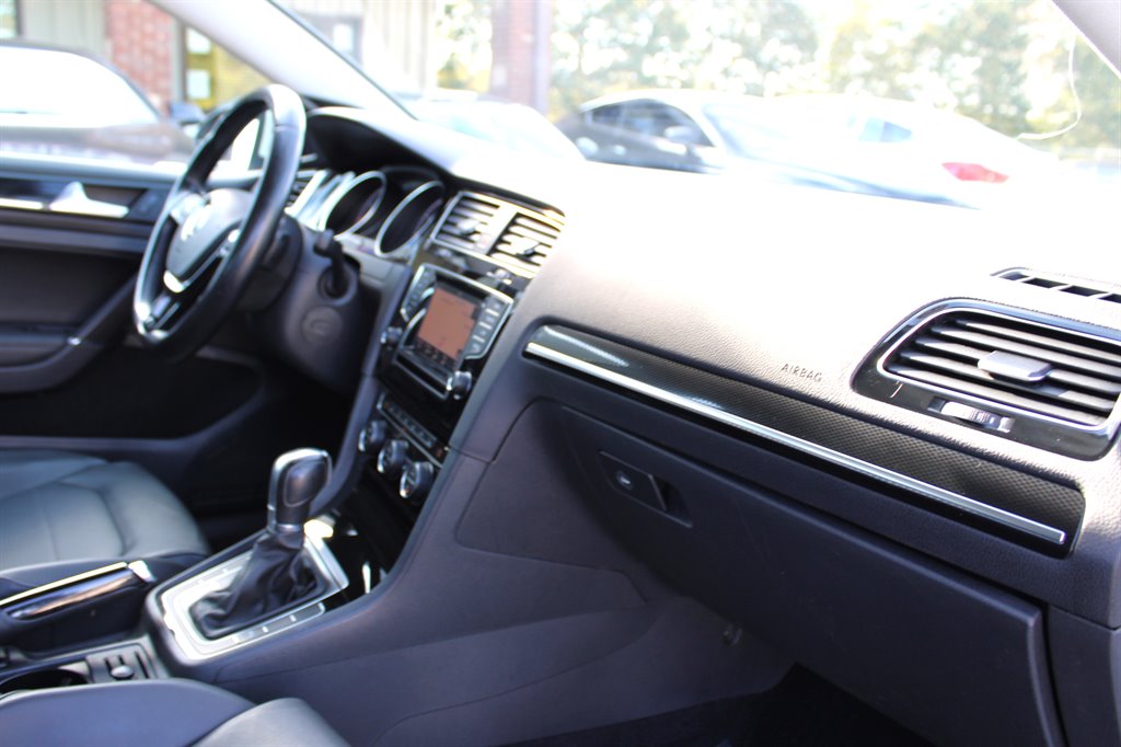 2015 Volkswagen Golf - $10,995