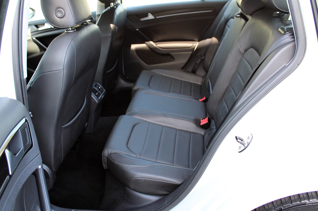 2015 Volkswagen Golf - $10,995