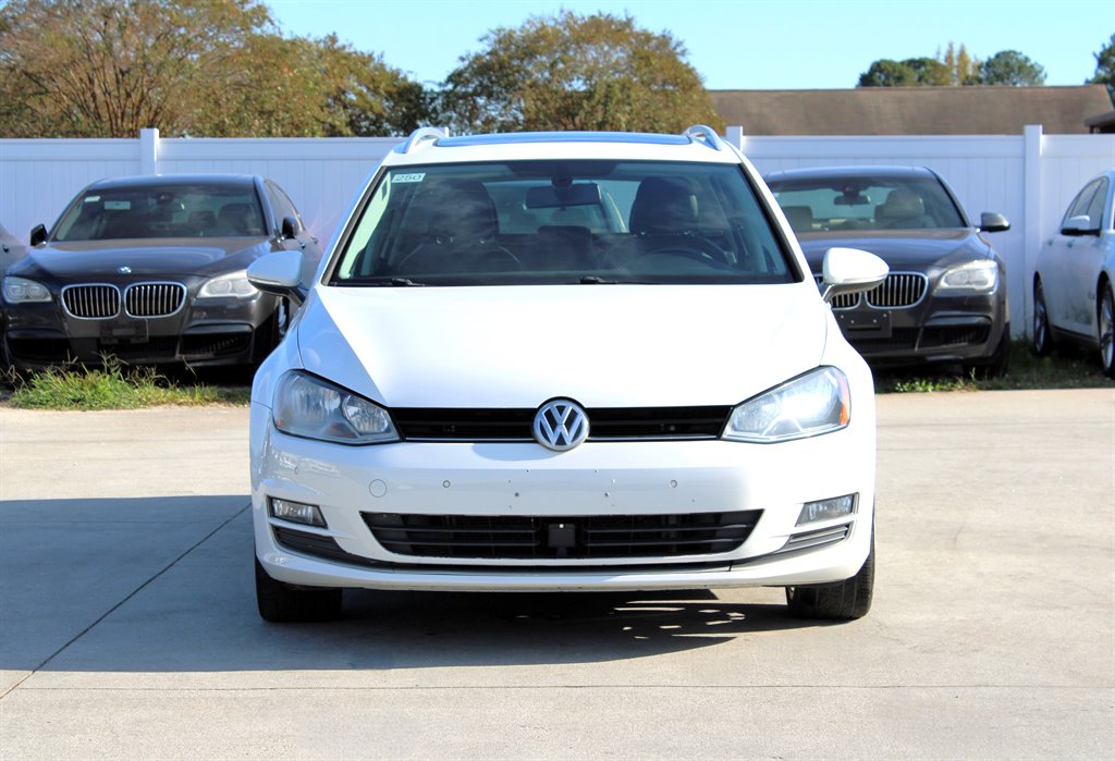 2015 Volkswagen Golf - $10,995