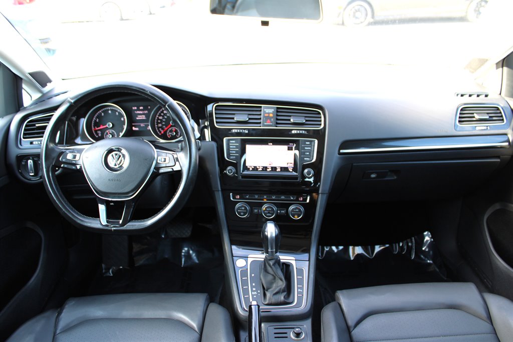 2015 Volkswagen Golf - $10,995