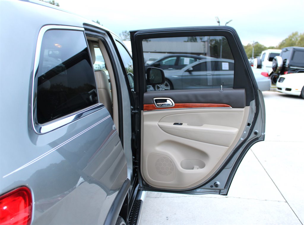 2012 Jeep Cherokee - $9,995