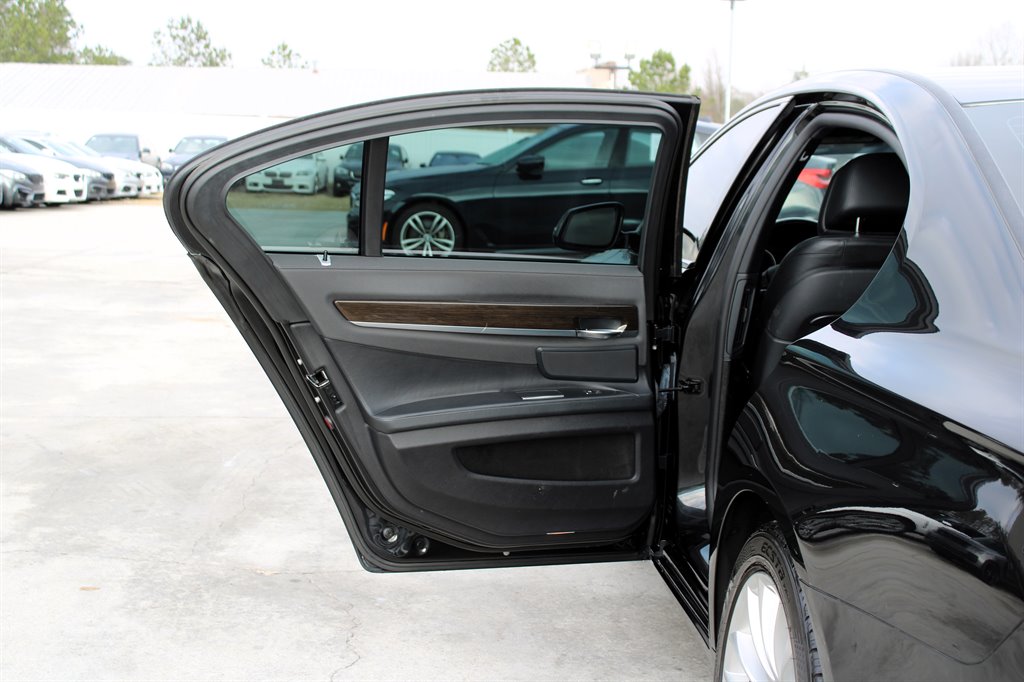 2013 BMW 750Li - $10,995
