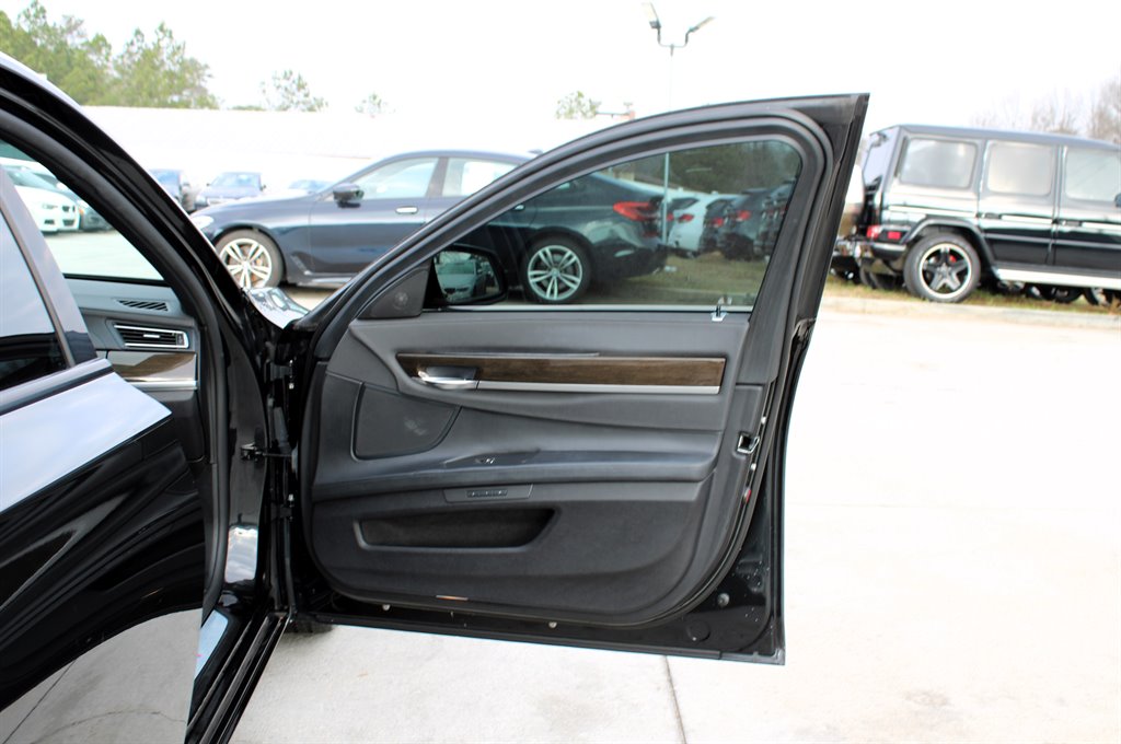 2013 BMW 750Li - $10,995